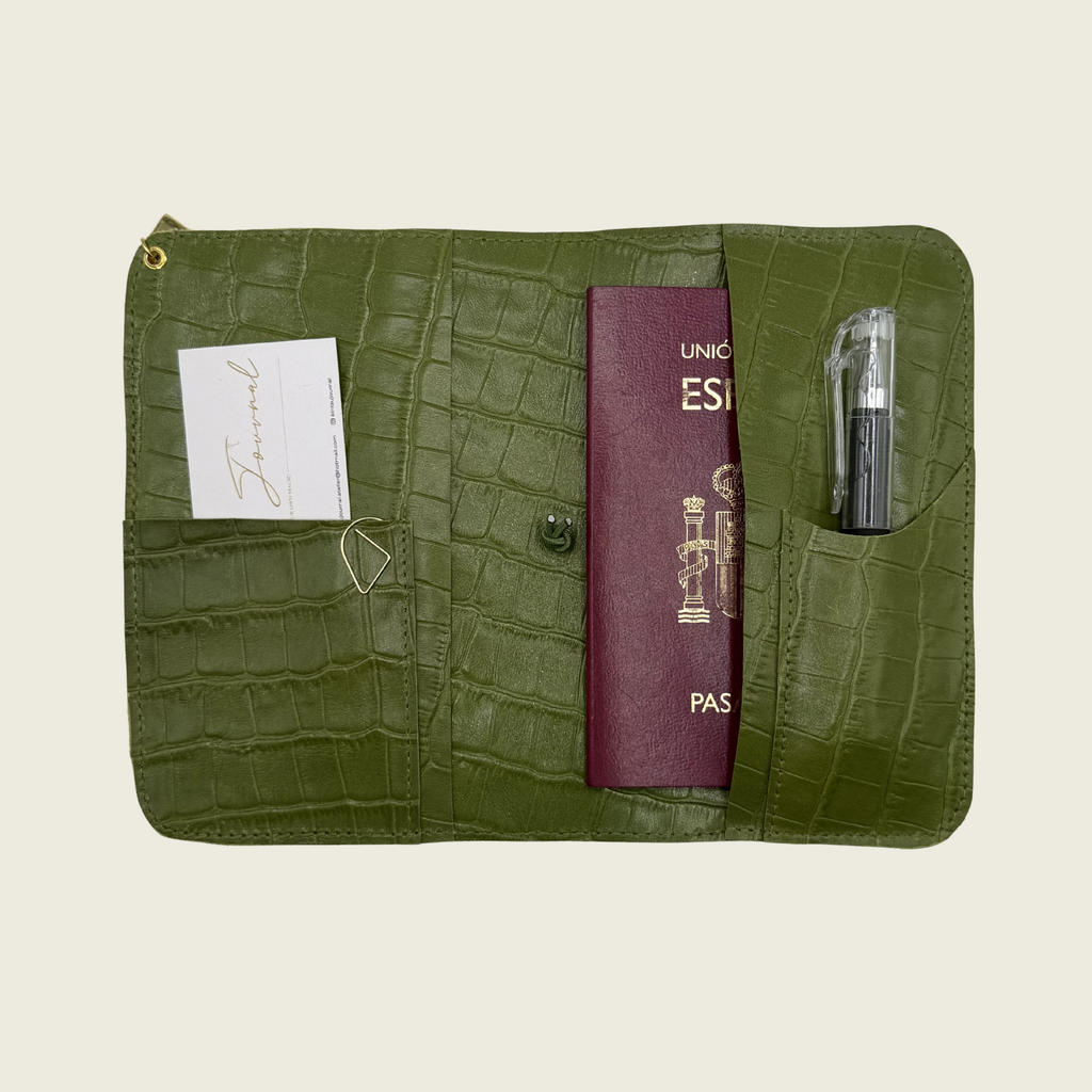 Luminous soft green moss, embossed in crocodile texture, distinctive elegance.